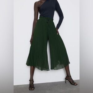 Zara Emerald Green Pleated Chiffon Wide-Leg pants Size Small Flowy